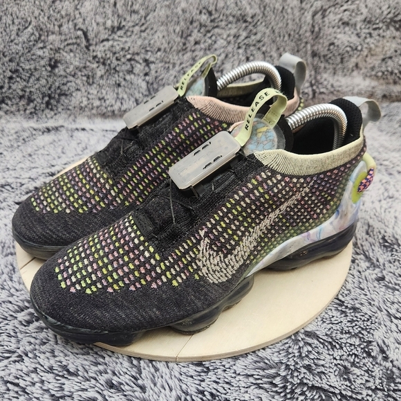 Nike Air VaporMax 2020 Flyknit Multi-Color Women's Size 8.5 - Picture 4 of 9